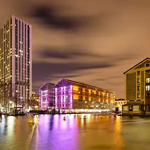 Express Paris-canal De La By Ihg Paryż
